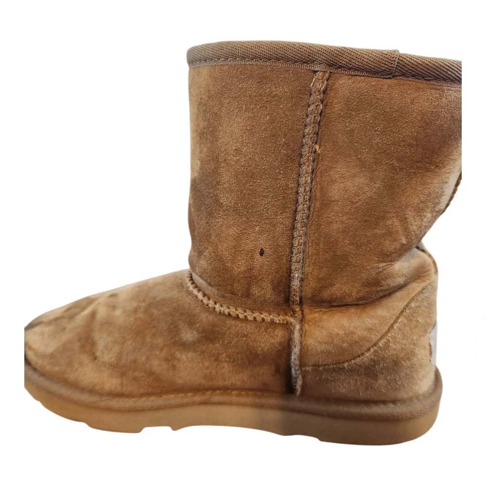 Ugg kids girls short boots‎ sz 5 brown sheepskin and leather